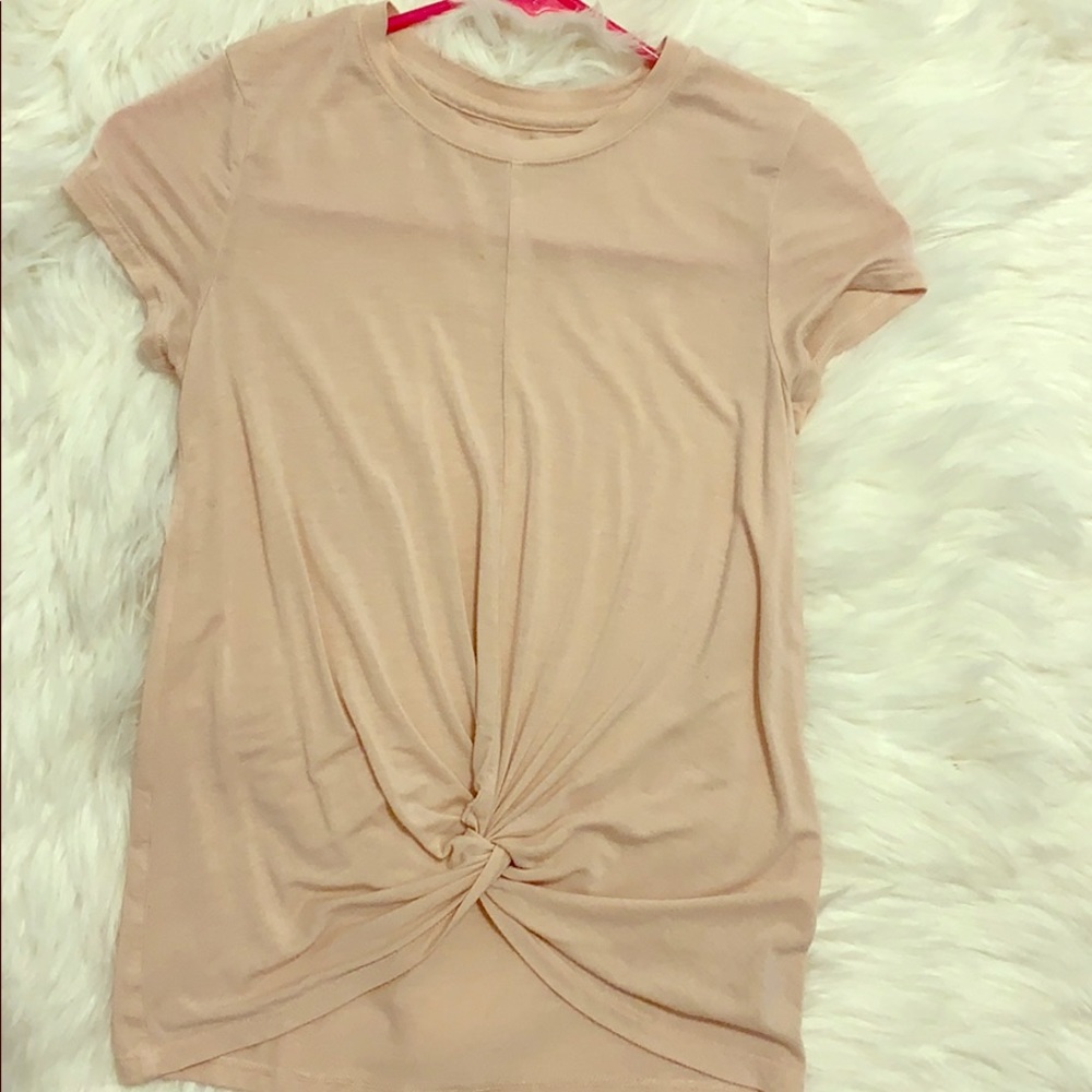 Light pink/cream t-shirt